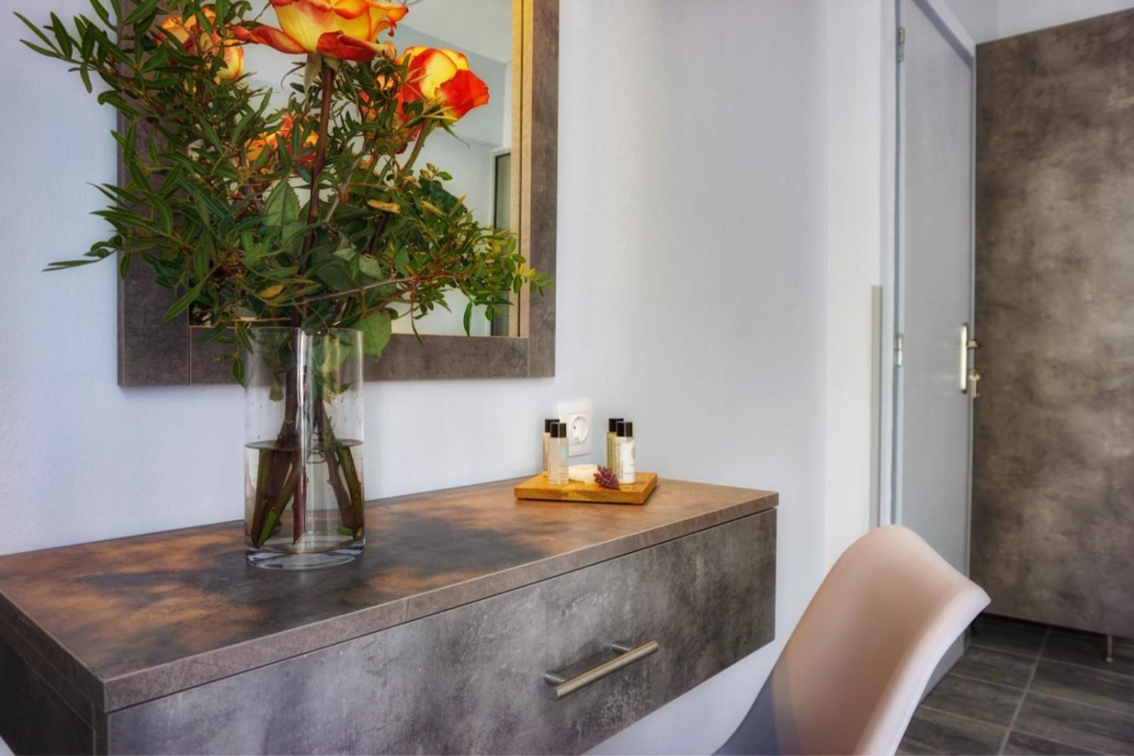 Hotel Liprando Nausa Zewnętrze zdjęcie